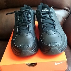Nike Air Monarch iv shoes